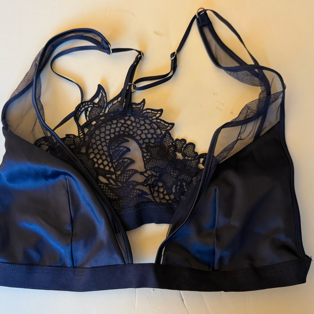 New medium Victoria's Secret very sexy bralette in satin